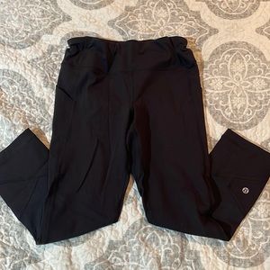 Lululemon cropped leggings, size 6